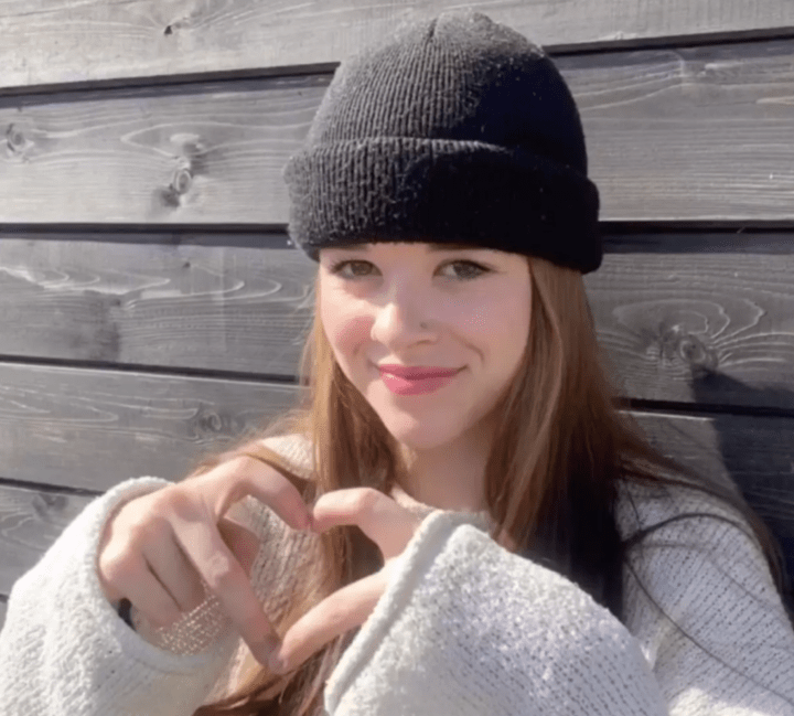 Music Star Nell Smith Dead Aged 17