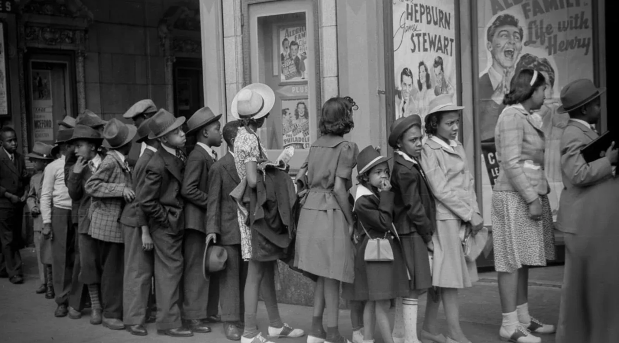 People Convinced Old Photo Of Child Holding iPad Is ‘Proof Of Time Travel’